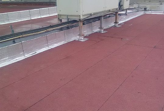 Réfection de l'étanchéité du toit terrasse en bitume autoprotégé du Carrefour Le Crès